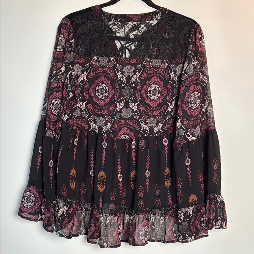 Bohemian Knox Rose Black and Pink Patterned Blouse Relaxed Fit - Picture 9 of 10